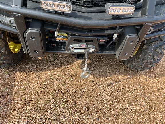 Image of John Deere XUV 865R equipment image 4
