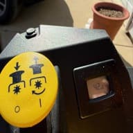 Image of John Deere Z320R equipment image 4