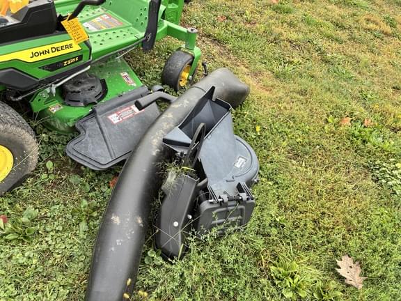 Image of John Deere Z325E equipment image 4