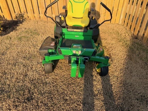 Image of John Deere Z370R equipment image 2