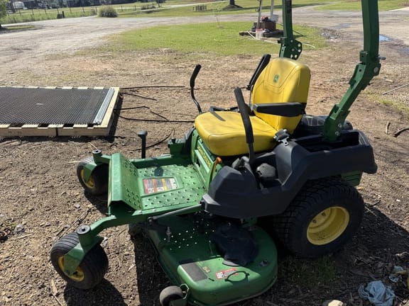 2023 John Deere Z515E Equipment Image0