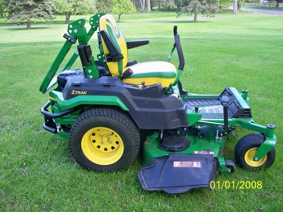Image of John Deere Z545R equipment image 1