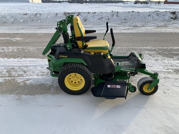 Image of John Deere Z545R equipment image 4