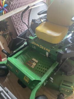 Image of John Deere Z720E Primary image