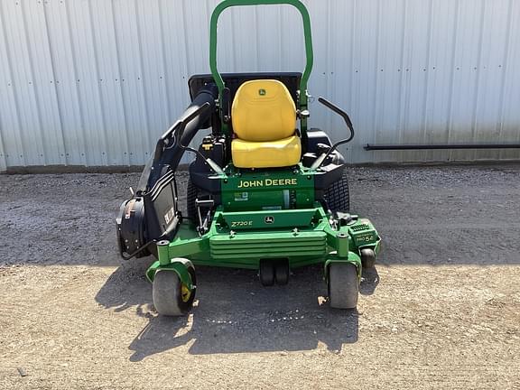 Image of John Deere Z720E equipment image 3