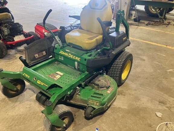 Image of John Deere Z735M equipment image 1