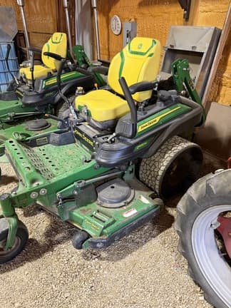 Image of John Deere Z930M equipment image 1