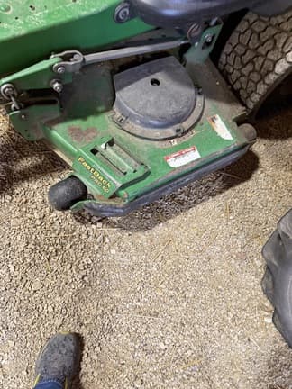 Image of John Deere Z930M equipment image 4