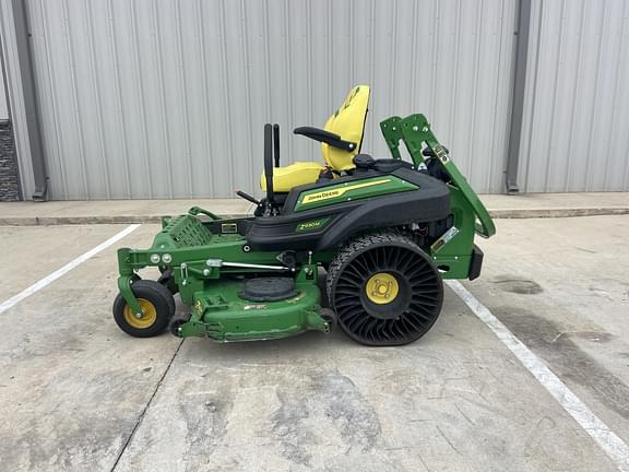 Image of John Deere Z930M equipment image 1