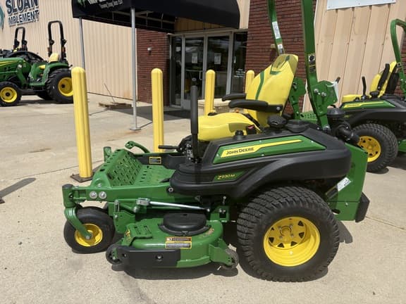 Image of John Deere Z930M equipment image 1