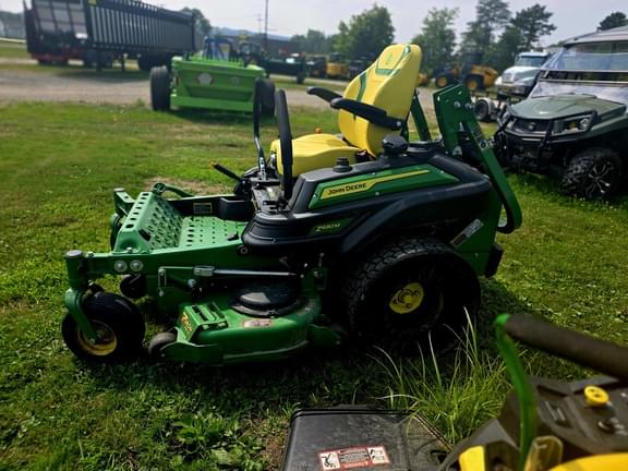 Image of John Deere Z930M equipment image 1