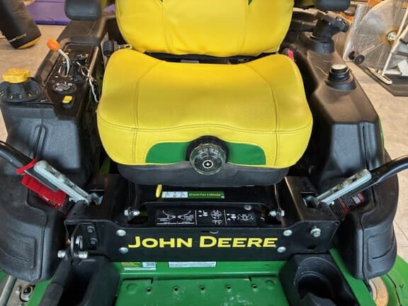 Image of John Deere Z930M equipment image 4