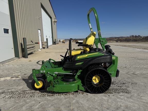 Image of John Deere Z930M equipment image 1