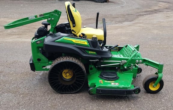 2023 John Deere Z950M Equipment Image0