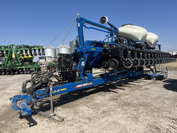 2023 Kinze 3665 Equipment Image0