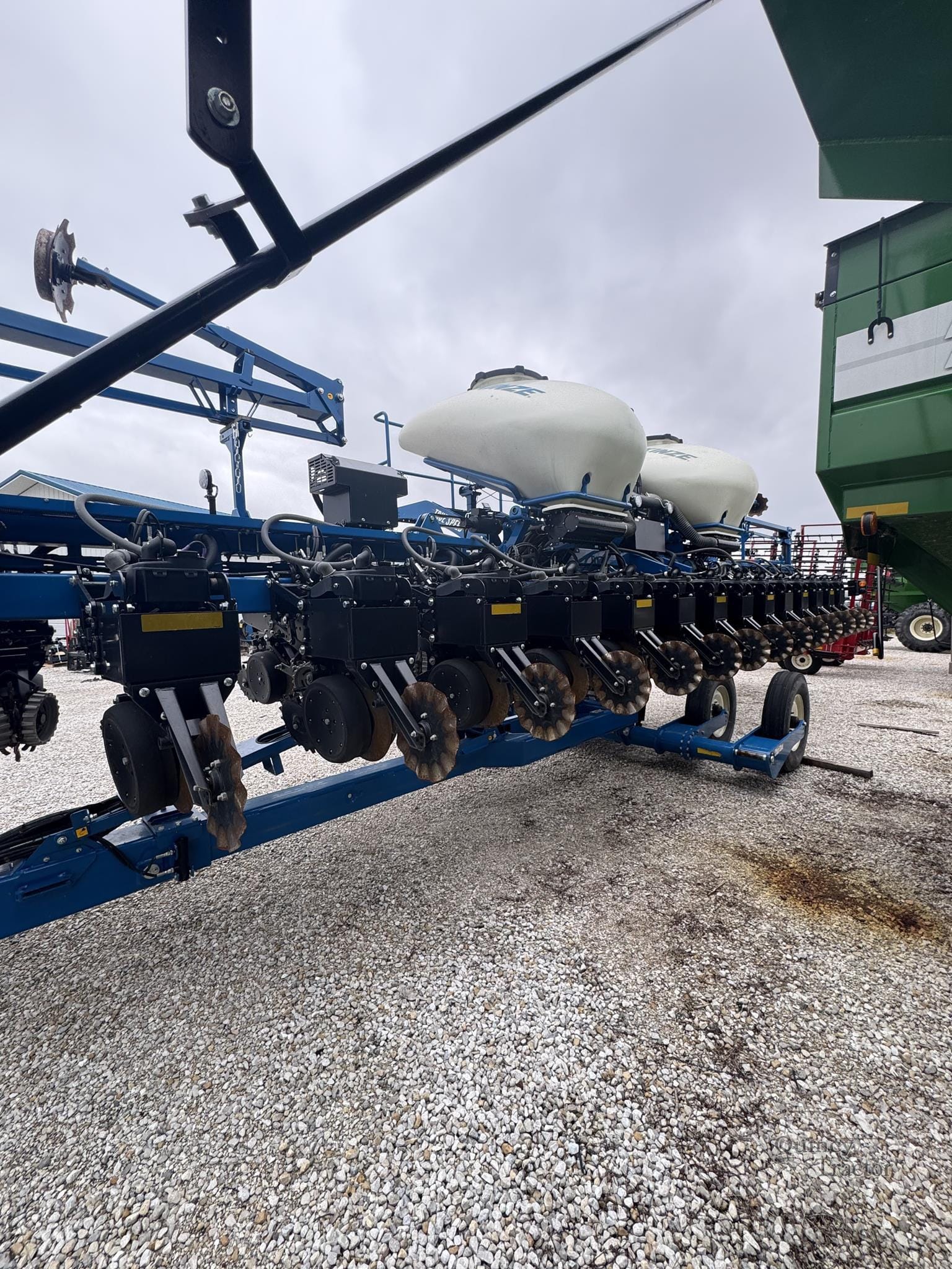 2023 Kinze 3665 Equipment Image0