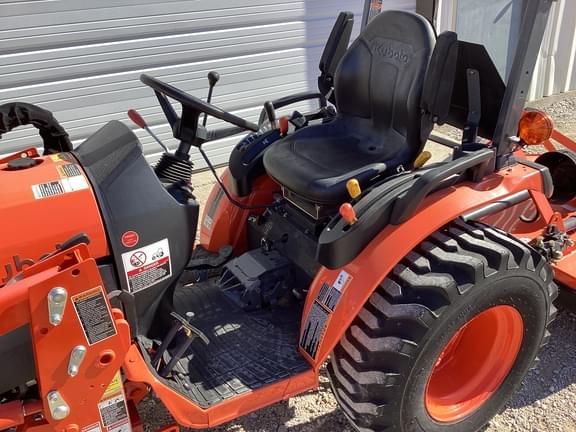 Image of Kubota B2601 equipment image 4