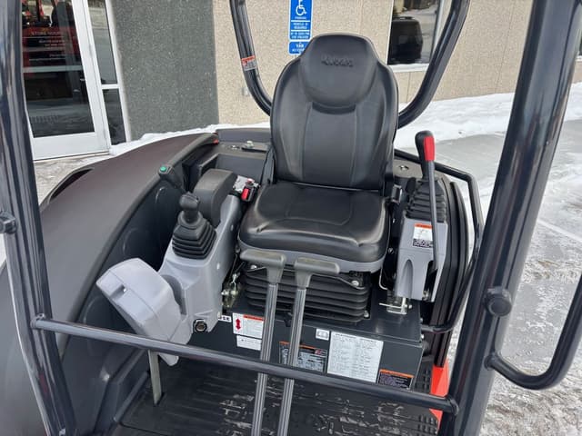 Image of Kubota KX033-4R1 equipment image 4