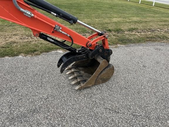 Image of Kubota KX040-4 equipment image 2
