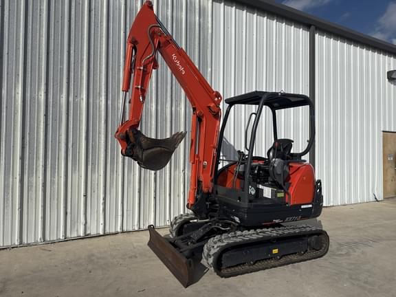 Image of Kubota KX71-3 equipment image 1