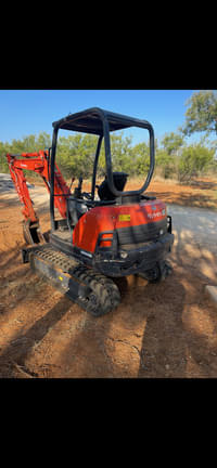 Image of Kubota KX71-3 equipment image 3