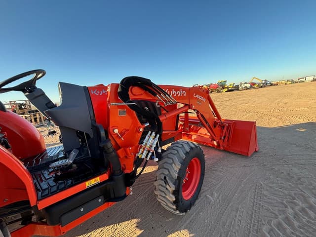Image of Kubota L6060 equipment image 3
