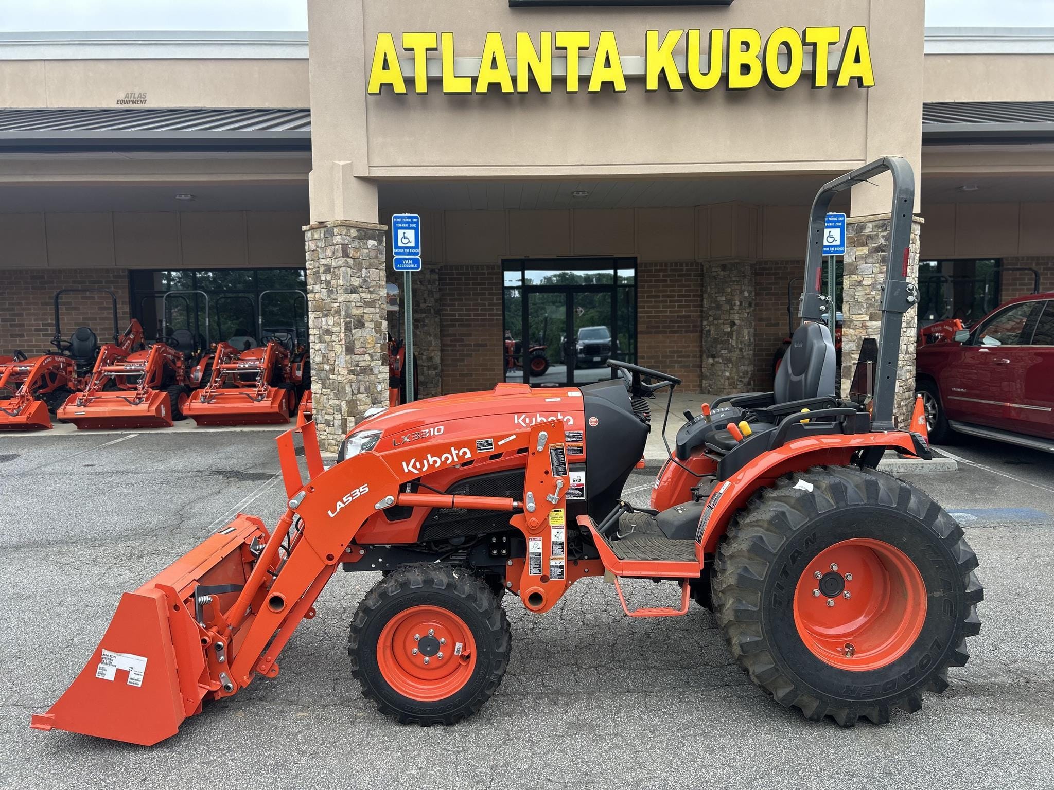 2023 Kubota LX3310HSD Equipment Image0