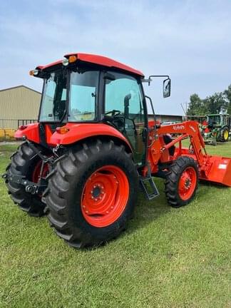 Image of Kubota M7060 equipment image 4