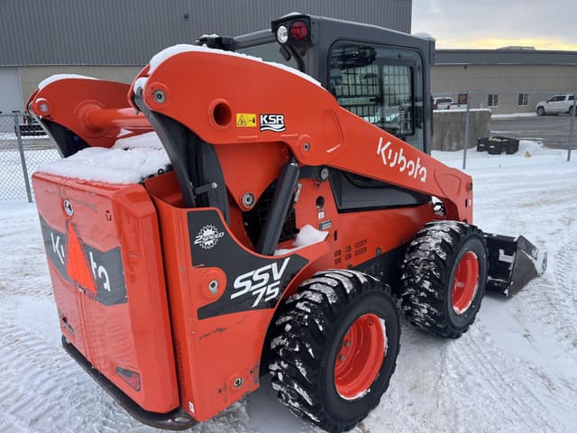Image of Kubota SSV75 equipment image 3