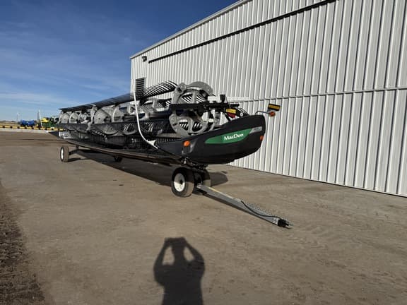 Image of MacDon FD235 equipment image 1