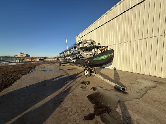 Image of MacDon FD235 equipment image 3