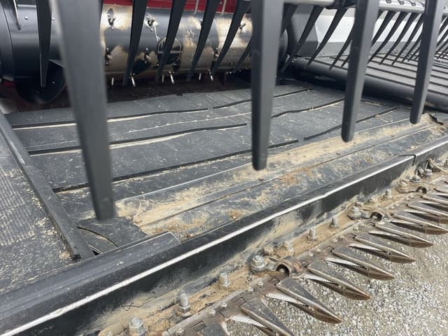 Image of MacDon FD245 equipment image 4