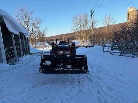 Image of Mahindra 1640 equipment image 1