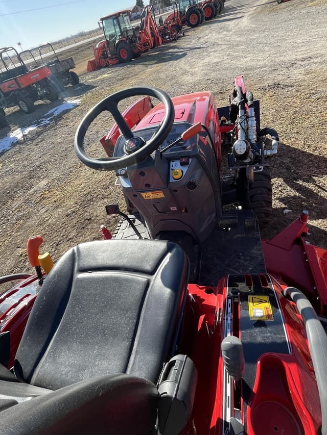 Image of Massey Ferguson 1526 equipment image 4