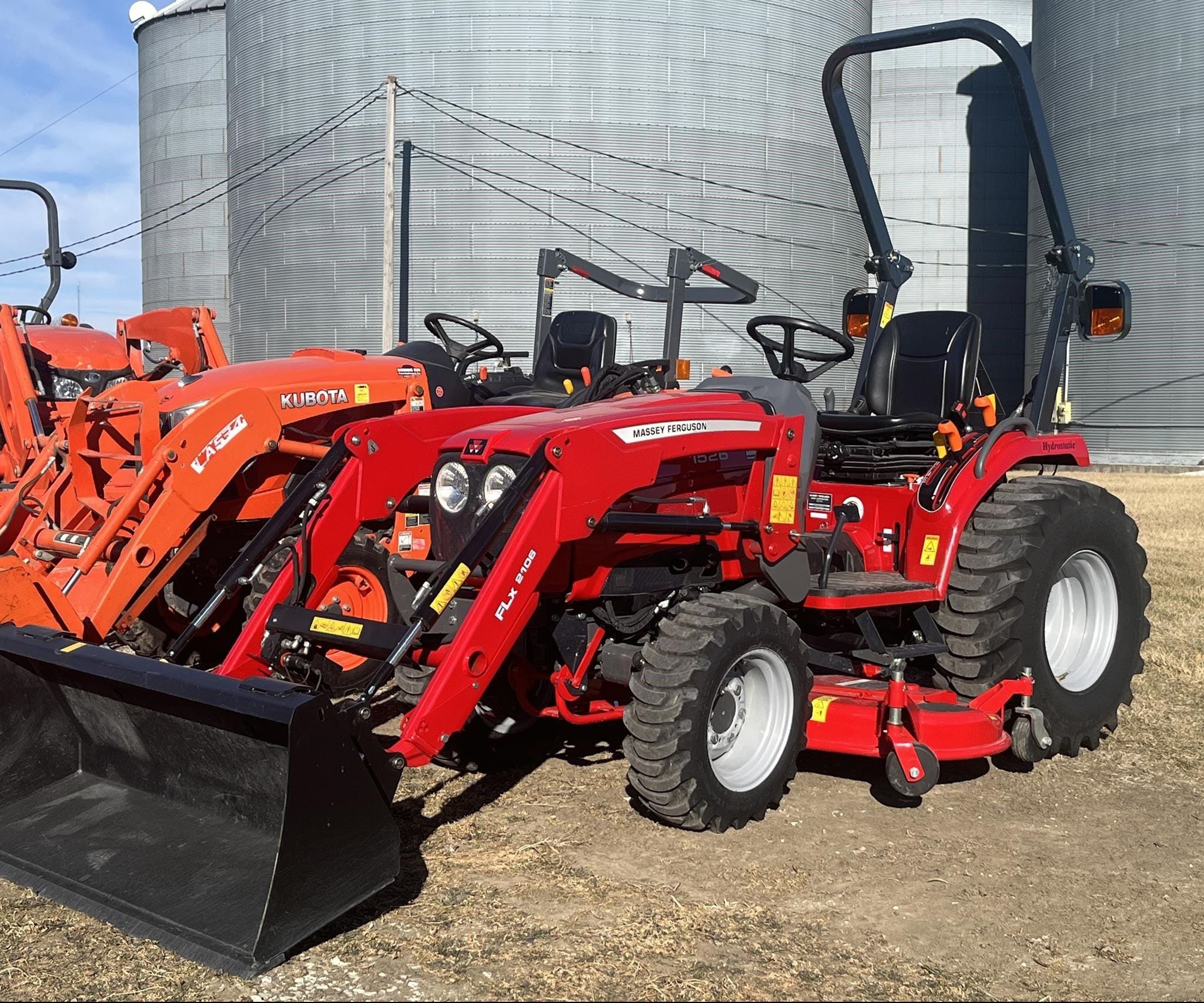 2023 Massey Ferguson 1526 Equipment Image0