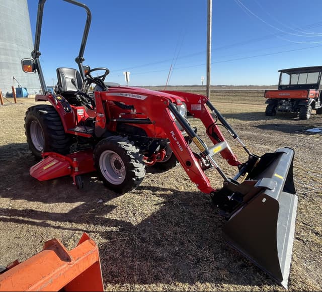 Image of Massey Ferguson 1526 equipment image 1