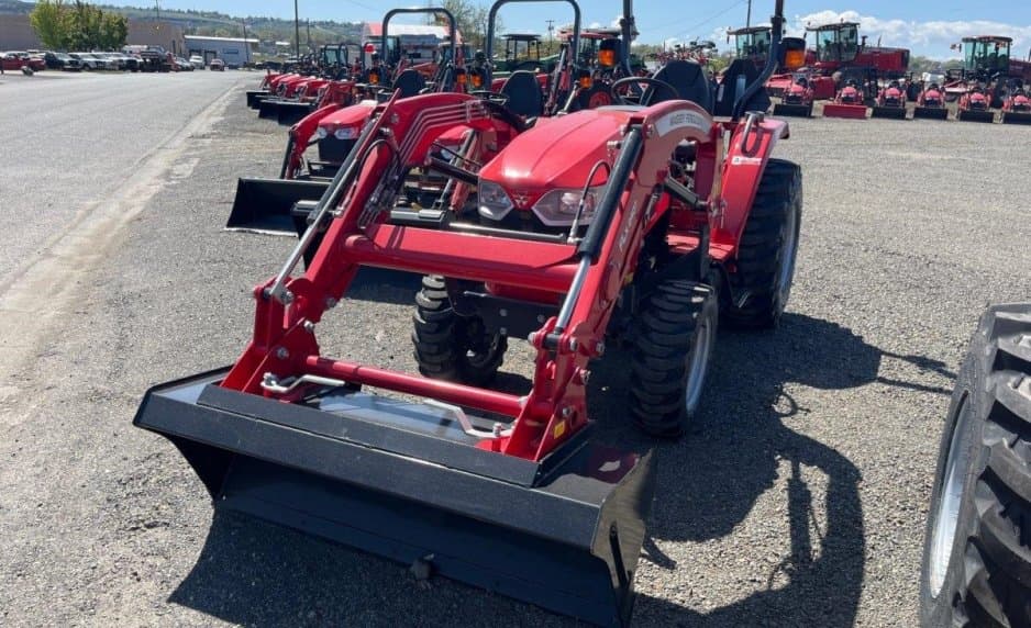 Image of Massey Ferguson 1825E Primary image