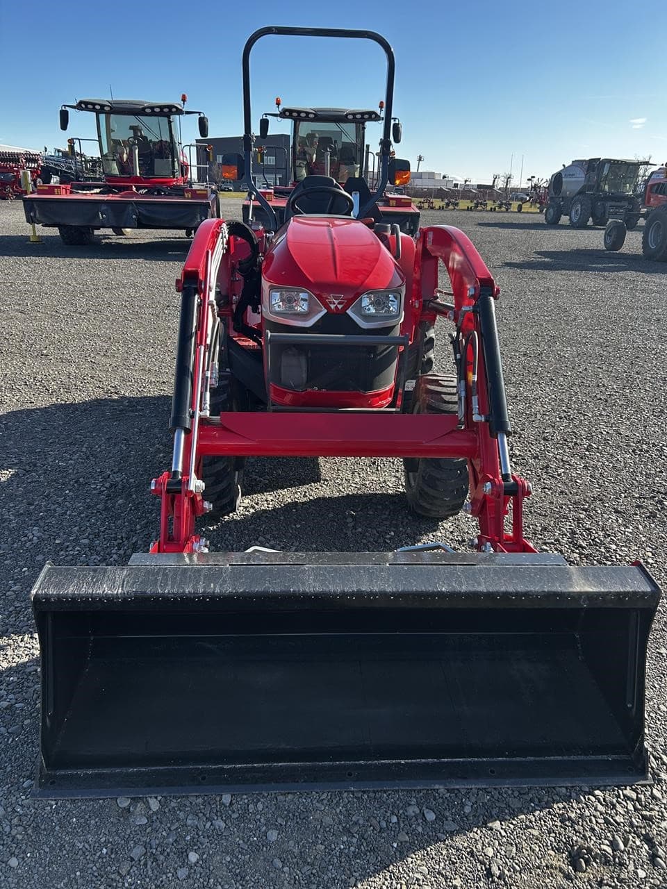 Image of Massey Ferguson 1825E Primary image