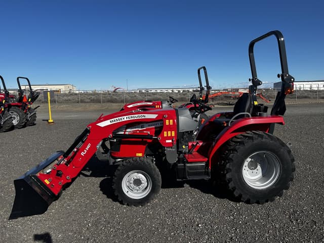 Image of Massey Ferguson 1825E equipment image 1