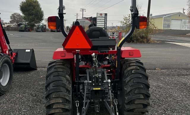 Image of Massey Ferguson 1835E equipment image 2