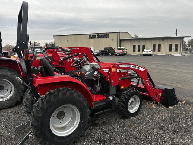 Image of Massey Ferguson 1835E equipment image 3