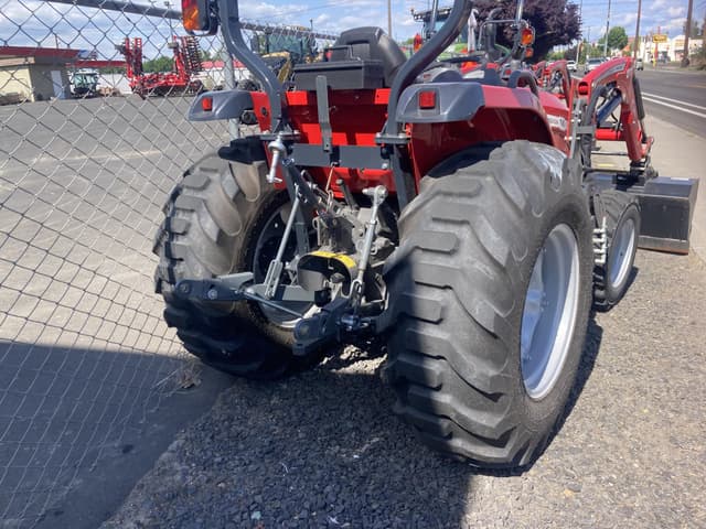Image of Massey Ferguson 1840M equipment image 3