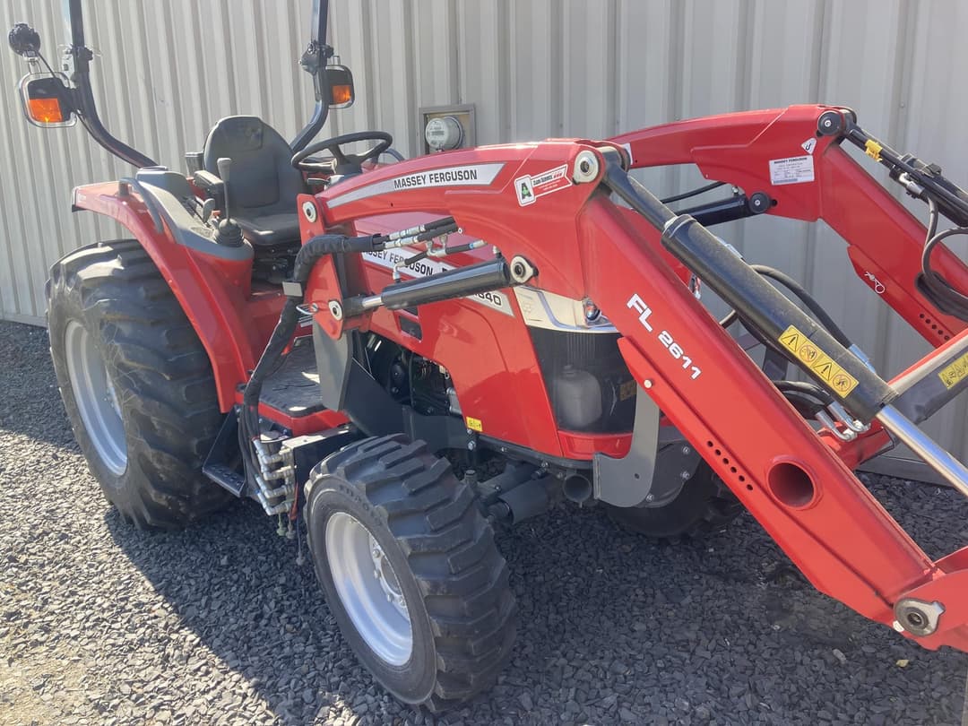 Image of Massey Ferguson 1840M Image 0