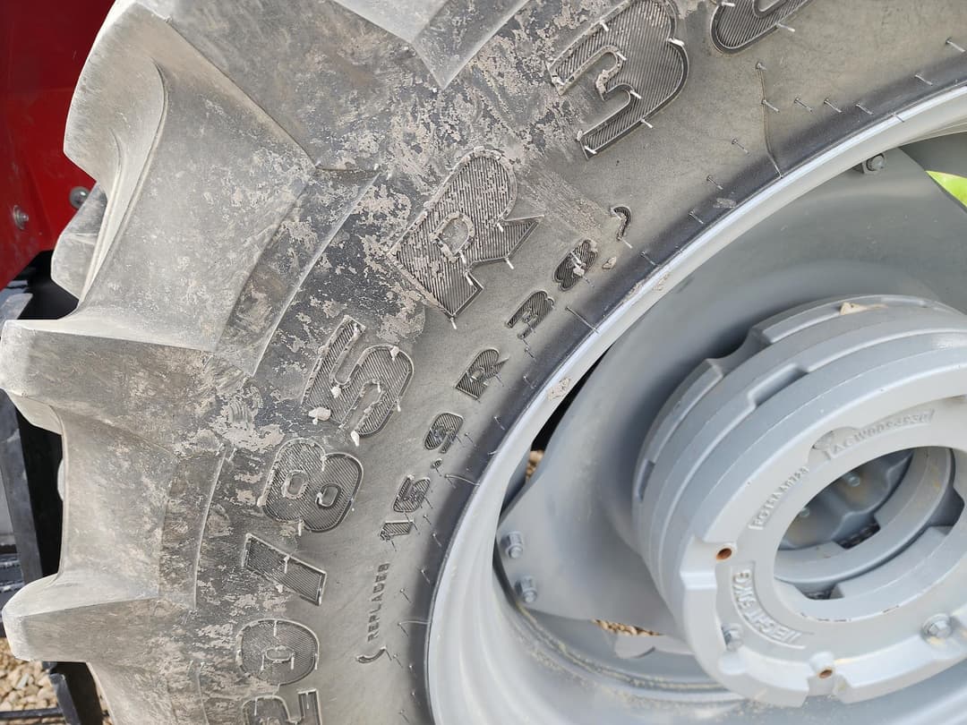 Image of Massey Ferguson 5711 Image 1