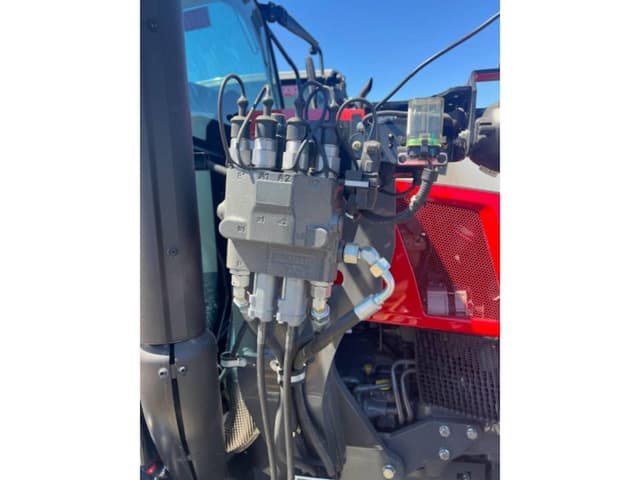 Image of Massey Ferguson 6713 equipment image 4