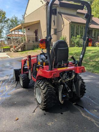 Image of Massey Ferguson GC1723E equipment image 4