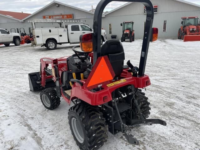 Image of Massey Ferguson GC1723E equipment image 2