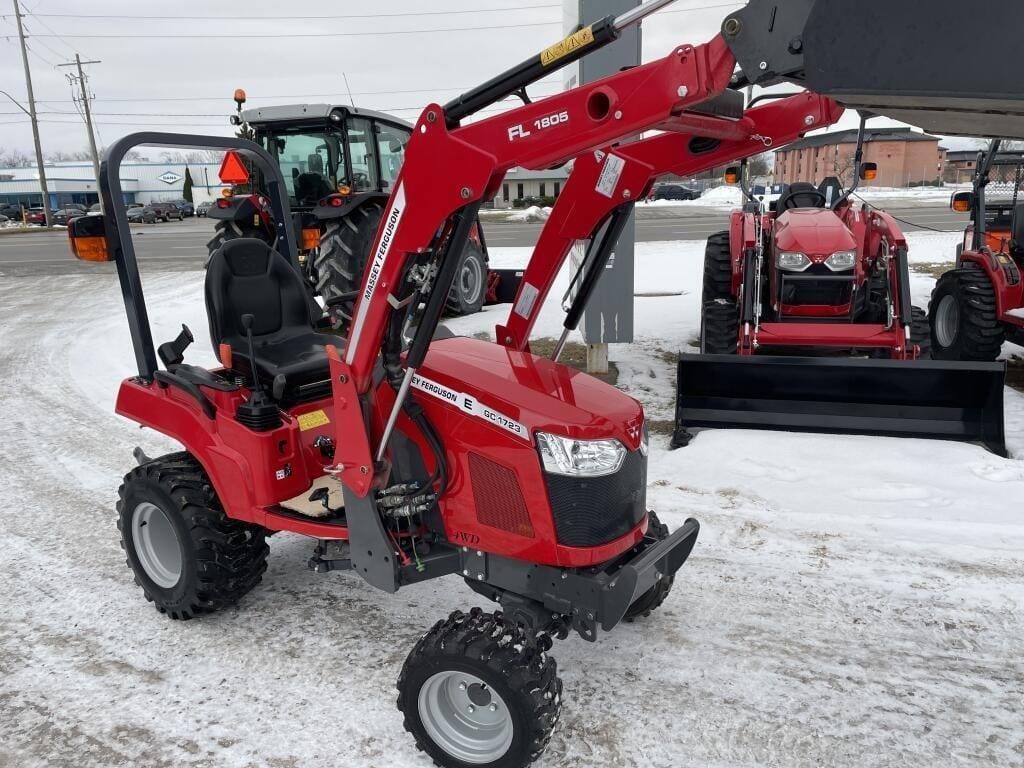 2023 Massey Ferguson GC1723E Equipment Image0