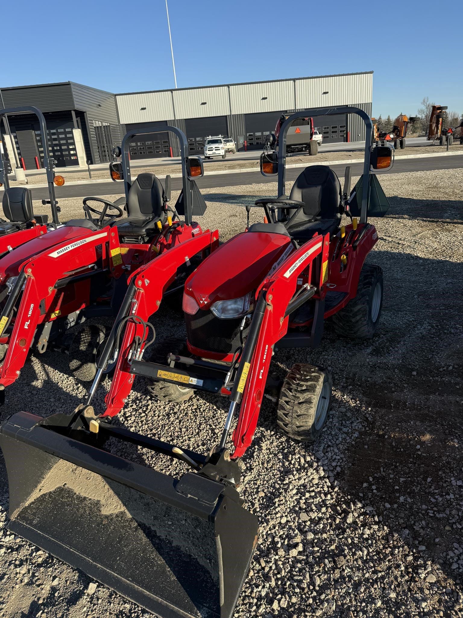 2023 Massey Ferguson GC1725M Equipment Image0
