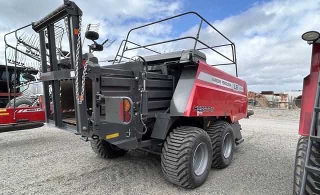Image of Massey Ferguson LB2234 equipment image 4